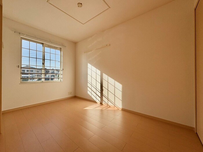 物件内観写真13　(居室)