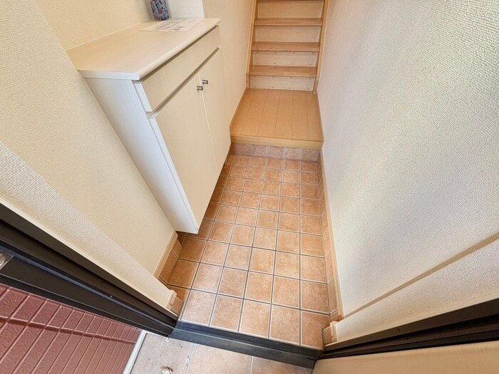 物件内観写真18　(玄関)
