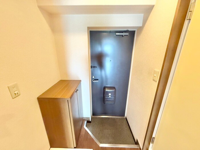 物件内観写真16　(玄関)