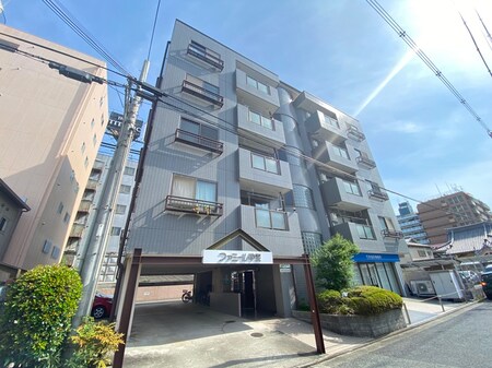 ファミ－ル甲斐外観写真