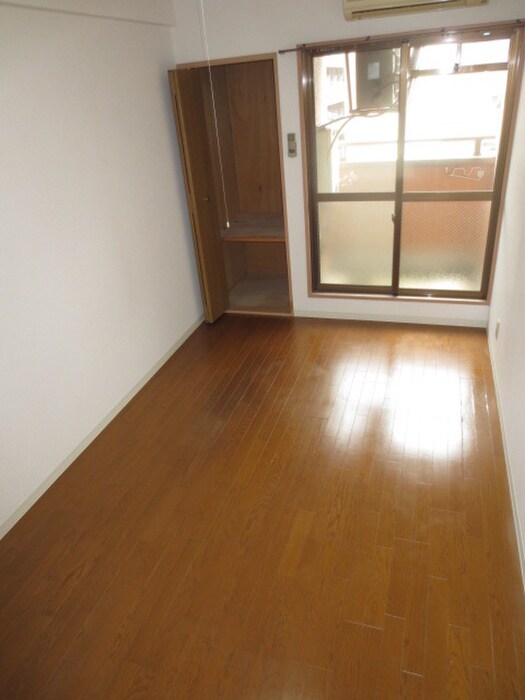 物件内観写真8　(居室)