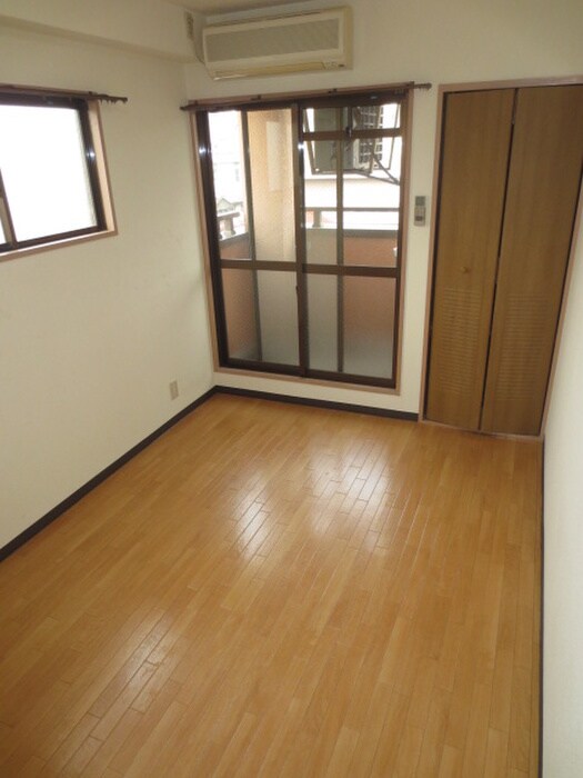 物件内観写真9　(居室)