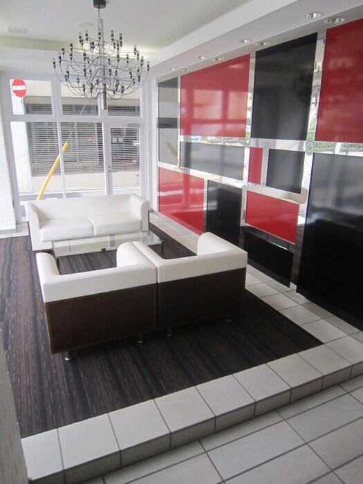 物件外観写真5　(エントランス部分)