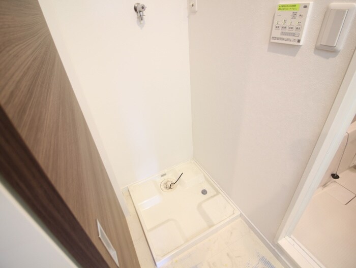 物件内観写真19　(洗濯機置場)