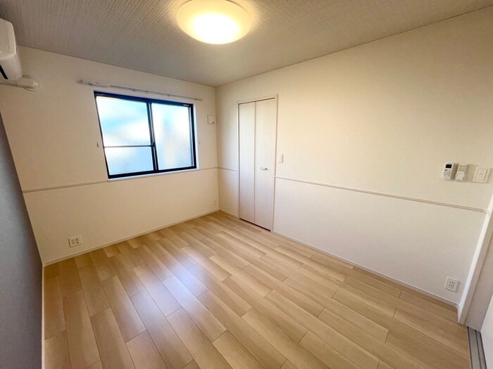 物件内観写真9　(居室)