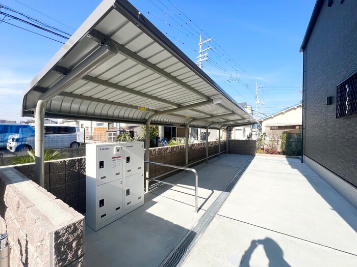 物件外観写真5　(駐輪場)