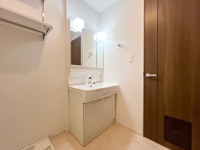 物件内観写真13　(洗面)