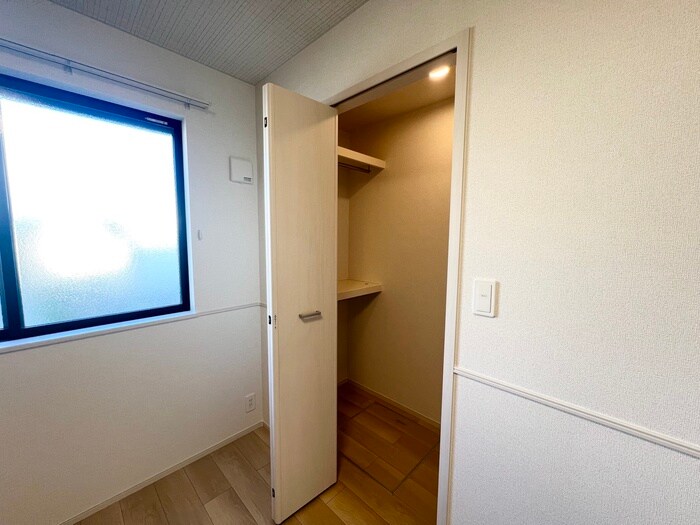 物件内観写真16　(収納)