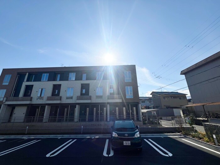 物件内観写真22　(室内からの展望)