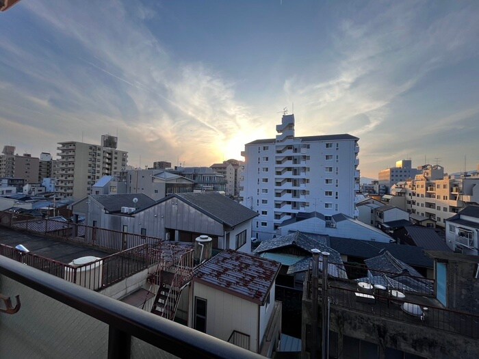 物件内観写真16　(室内からの展望)