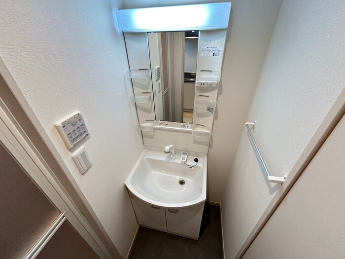 物件内観写真7　(洗面)