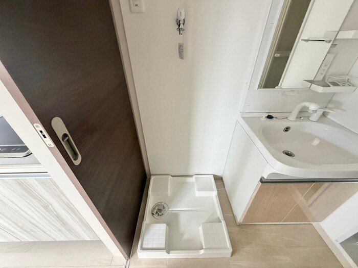 物件内観写真8　(洗濯機置場)