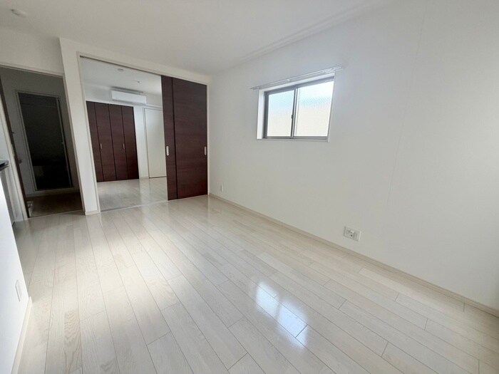 物件内観写真13　(居室)