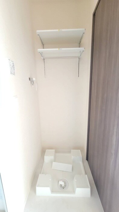 物件内観写真17　(洗濯機置場)