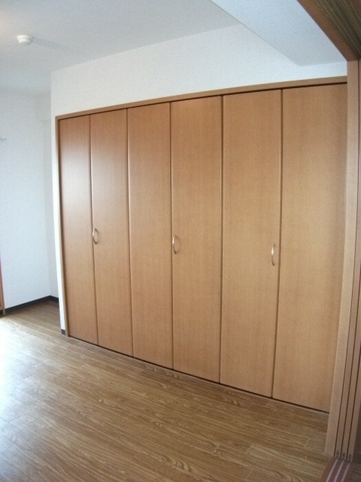 物件内観写真13　(収納)