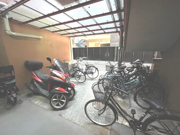 物件外観写真6　(駐輪場)