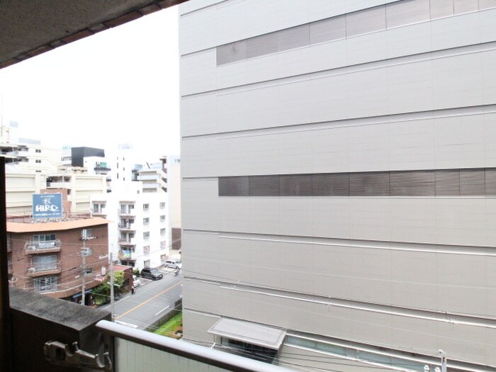 物件内観写真18　(室内からの展望)