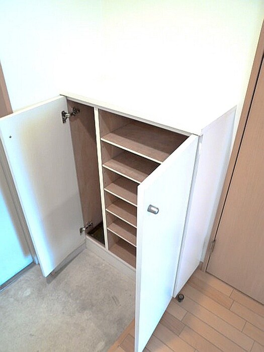 物件内観写真8　(靴箱)