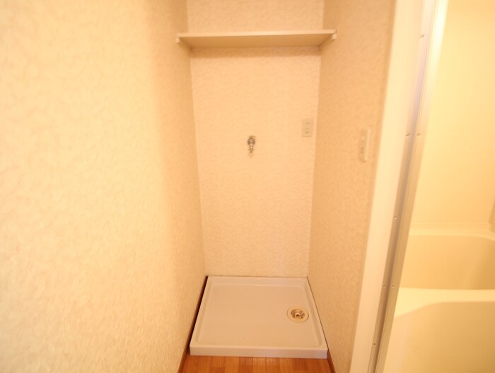 物件内観写真15　(洗濯機置場)