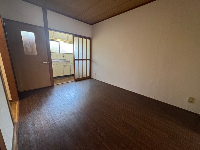 物件内観写真2　(居室)