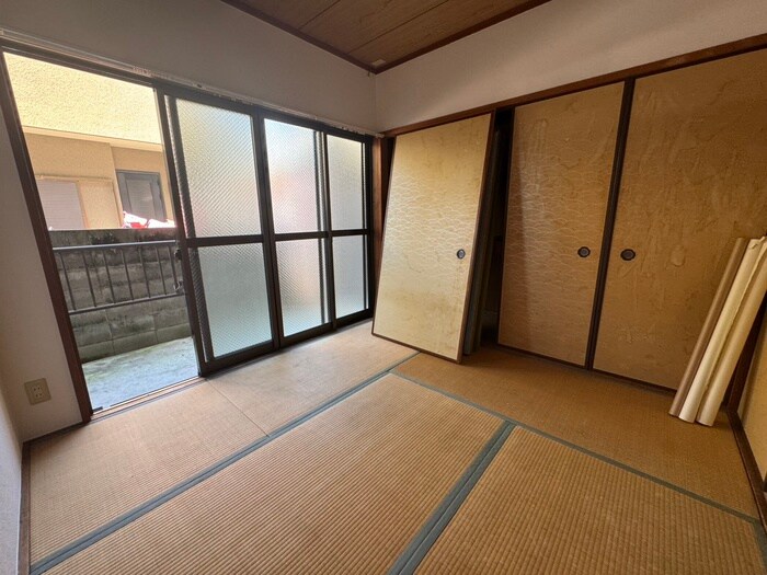 物件内観写真3　(居室)