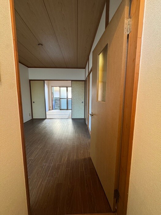 物件内観写真14　(廊下)