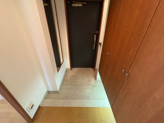 物件内観写真19　(玄関)