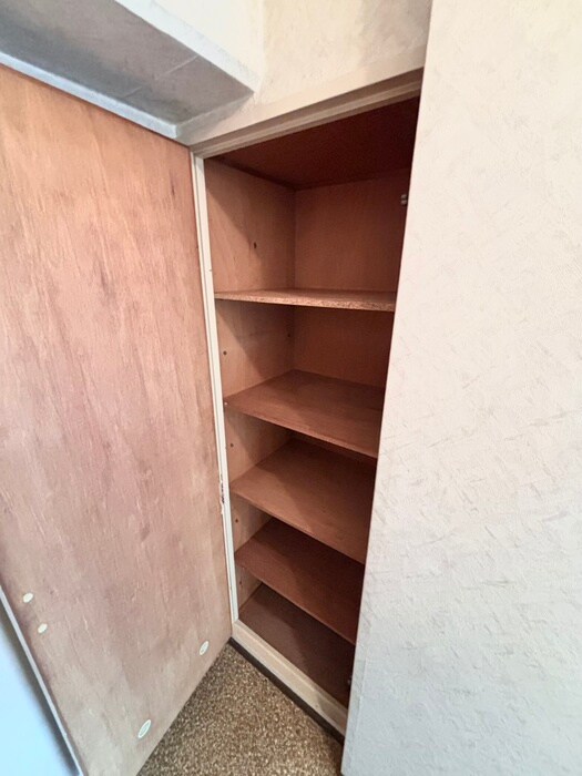 物件内観写真8　(室内からの展望)