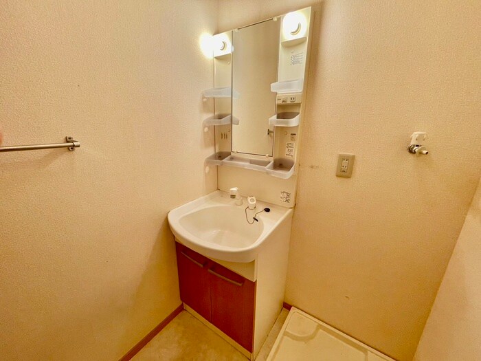 物件内観写真11　(洗面)