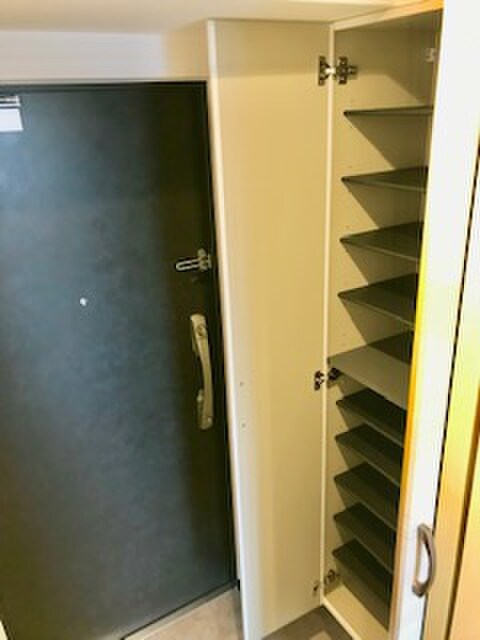 物件内観写真7　(玄関)