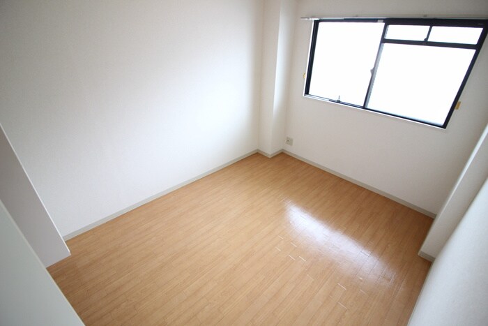 物件内観写真10　(居室)