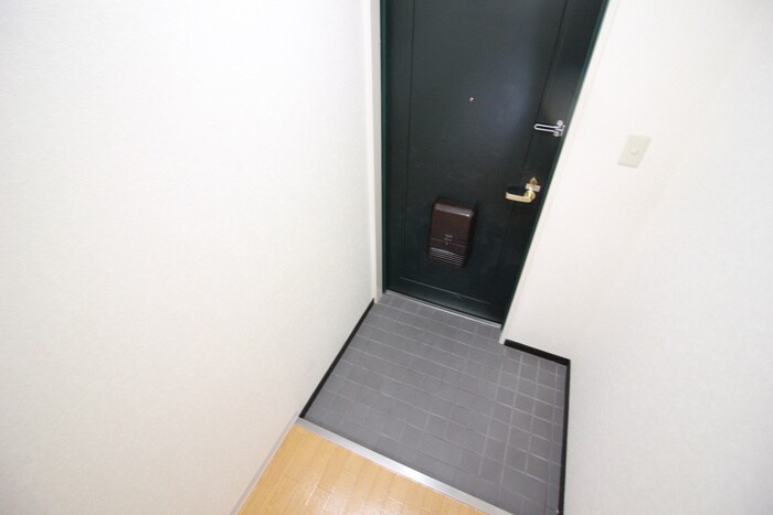 物件内観写真16　(玄関)