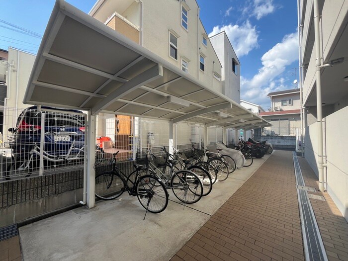物件外観写真5　(駐輪場)