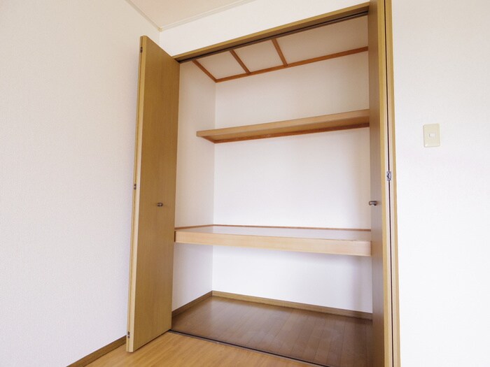 物件内観写真12　(収納)