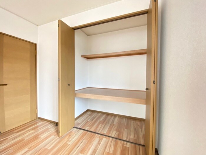 物件内観写真12　(収納)