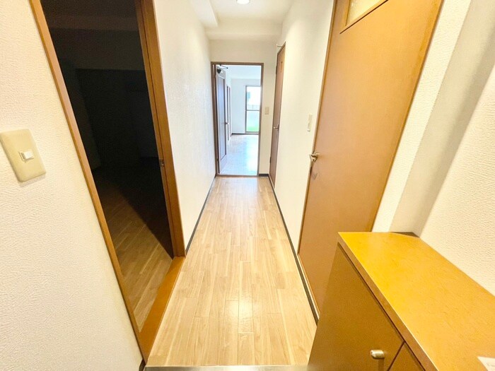 物件内観写真19　(廊下)