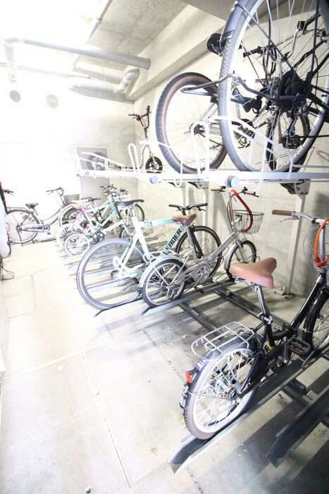 物件外観写真3　(駐輪場)