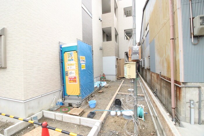 物件外観写真5　(エントランス部分)