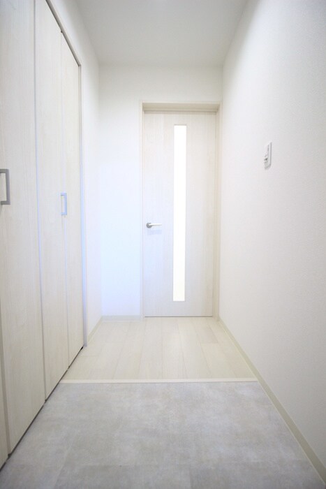 物件内観写真7　(玄関)