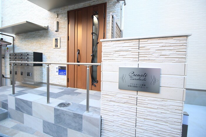 物件外観写真3　(エントランス部分)