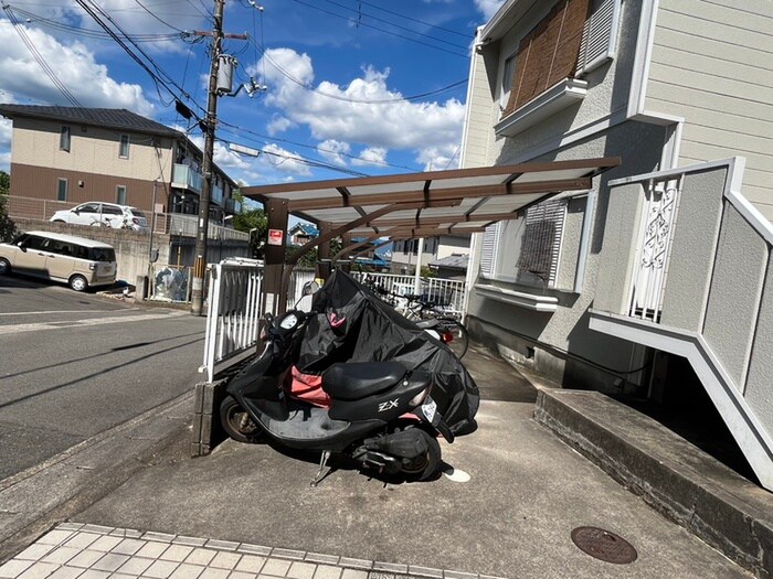 物件外観写真5　(駐輪場)