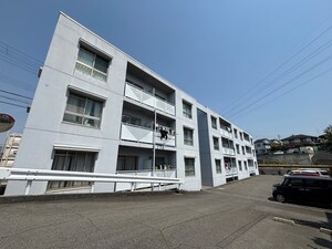 ウエストリバー外観写真
