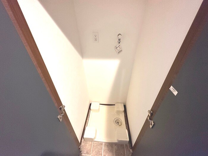 物件内観写真11　(洗濯機置場)