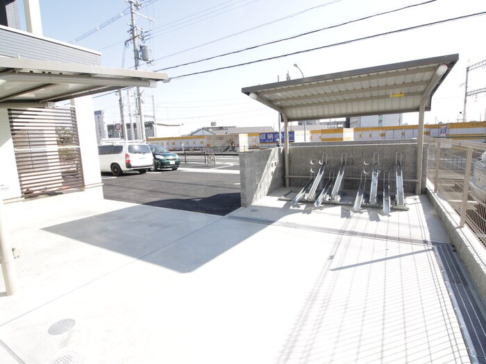 物件外観写真5　(駐輪場)