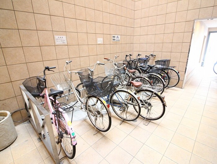 物件外観写真2　(駐車場)