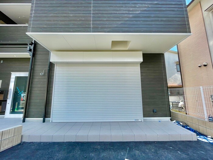 物件内観写真7　(玄関)