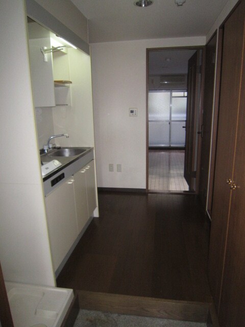 物件内観写真12　(玄関)