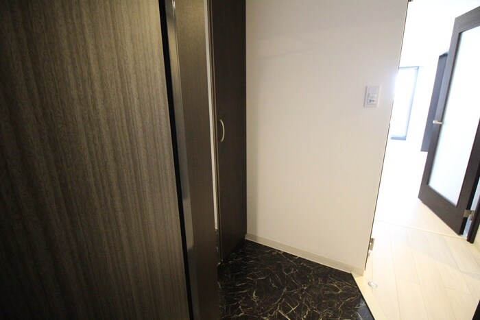 物件内観写真7　(玄関)