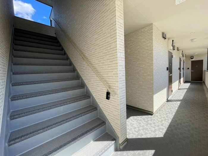 物件外観写真4　(エントランス部分)