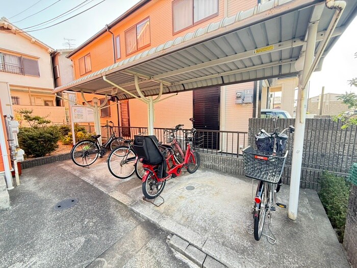 物件外観写真4　(駐輪場)